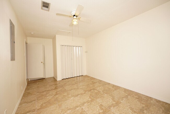 Building Photo - 45 11th St