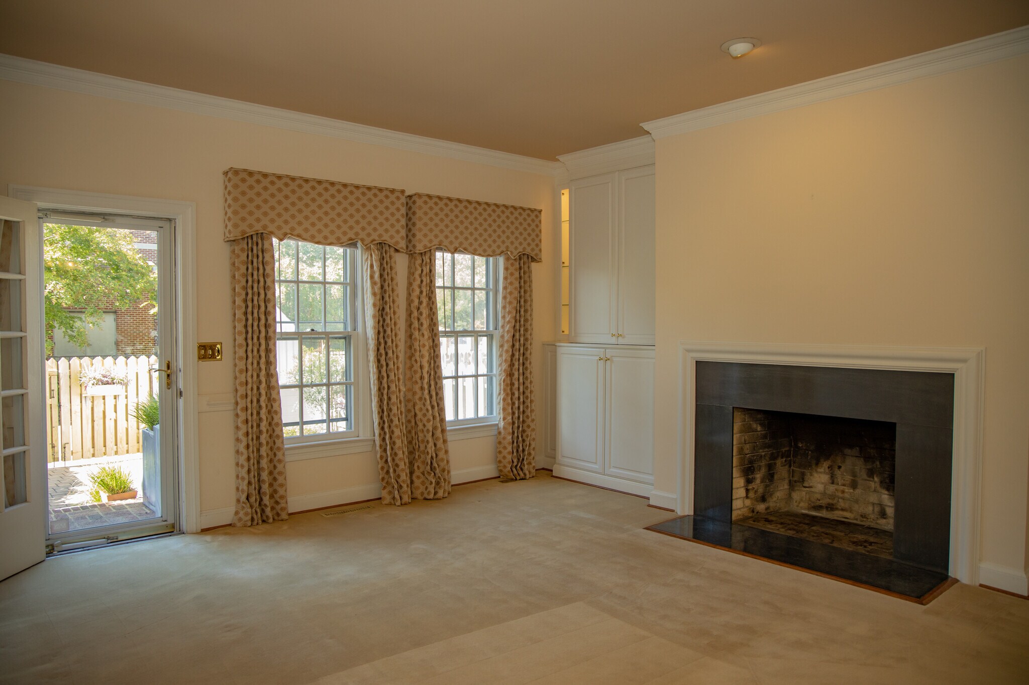 Building Photo - 817 Botetourt Gdns
