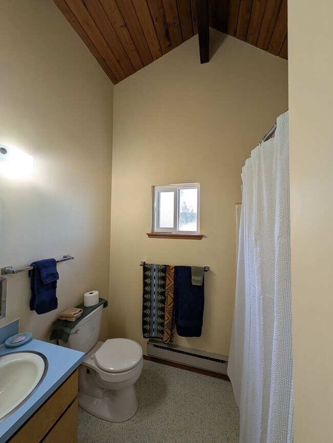 Building Photo - A Luxury Beachfront Lodge Awaits! For Rent...