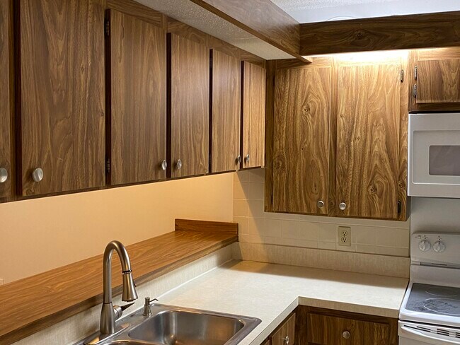 Building Photo - 3626 Whitehall Dr