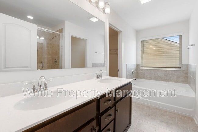 Building Photo - 1169 Scotch Mdws Lp