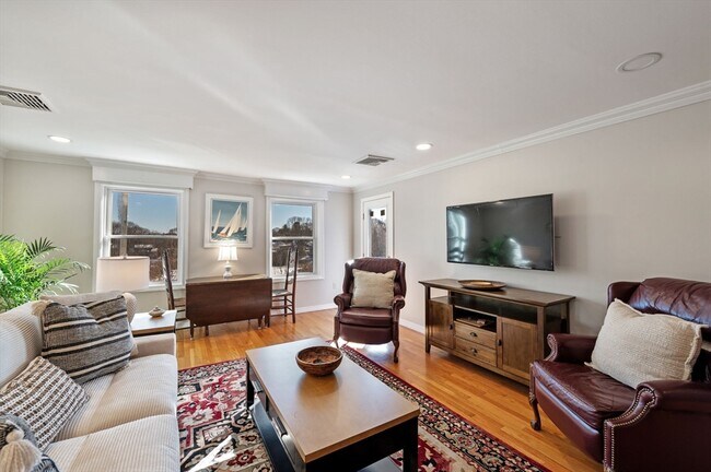 Building Photo - 212 Humphrey St