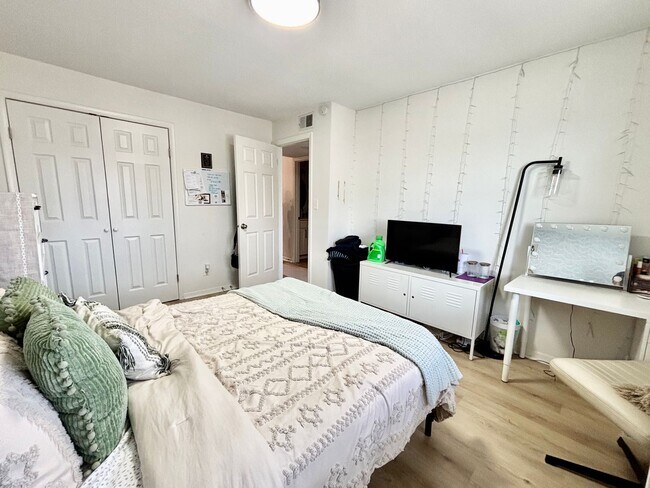 Building Photo - Westport Landings