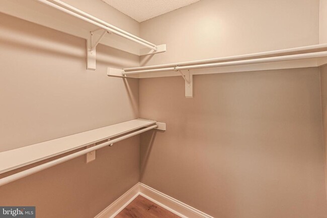 Building Photo - 20991 Timber Ridge Terrace