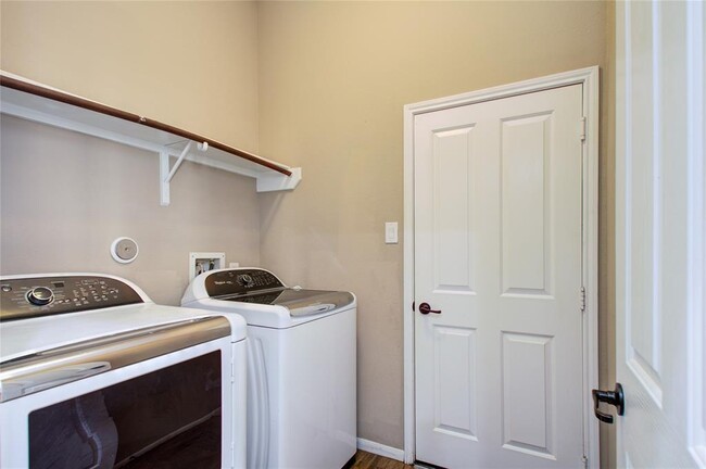 Building Photo - 9238 Solvista Pass Ln