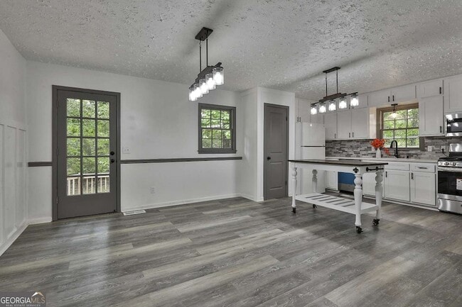 Building Photo - 157 Hyde Cir