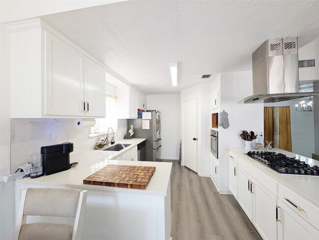 Building Photo - 11662 Sagewind Dr