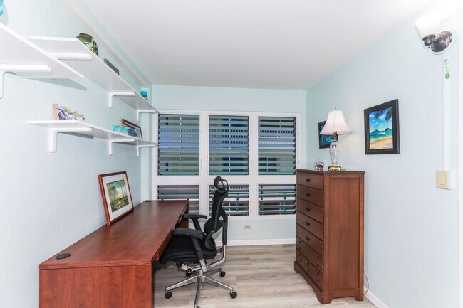 Building Photo - 2957 Kalakaua Ave. #402