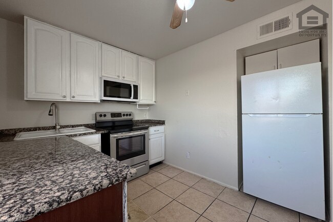 Building Photo - 641 N 30th St