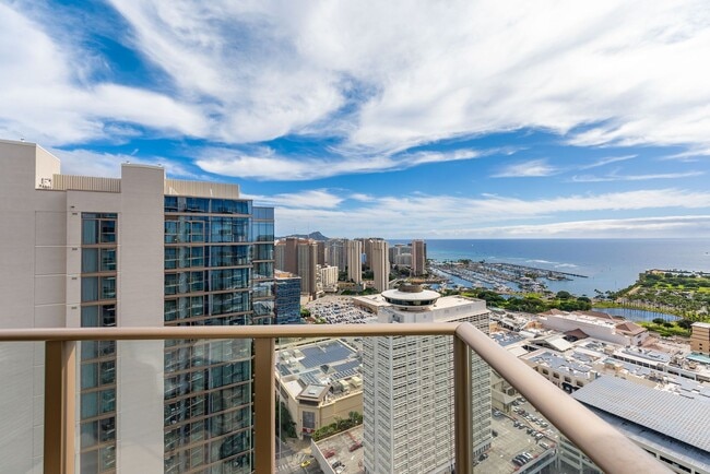 Building Photo - Sky Ala Moana (West) #3305 - Fully Furnished 1 BR/1 BA/1 Parking