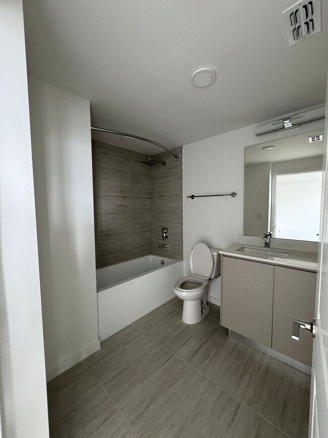 Building Photo - Cozy condo for Lease