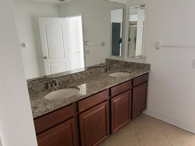 Building Photo - 7810 Tuscany Woods Dr