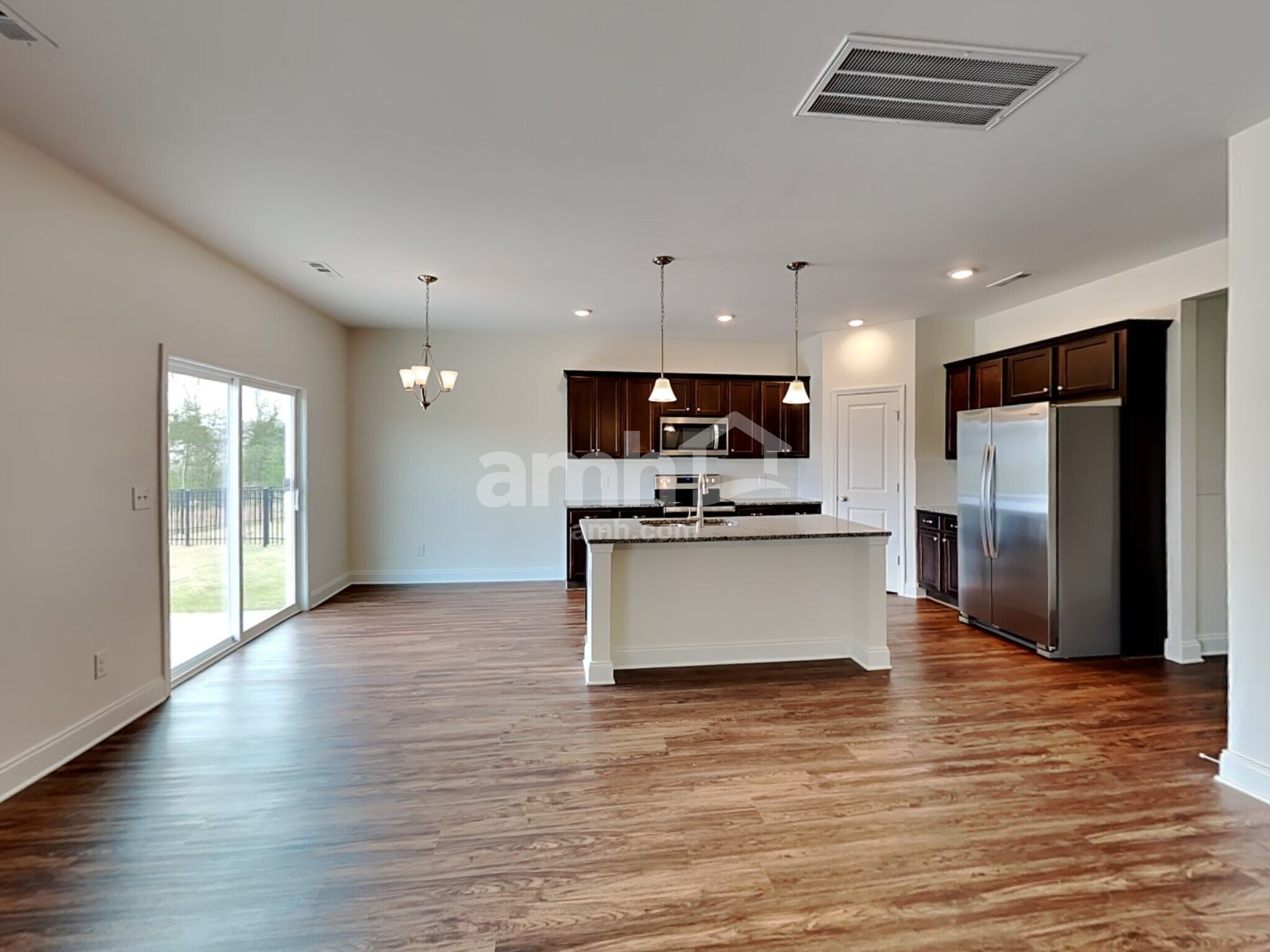 Building Photo - 1349 Lomond Dr