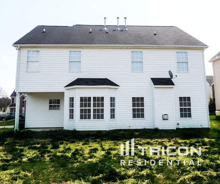 Building Photo - 2625 Sierra Chase Dr