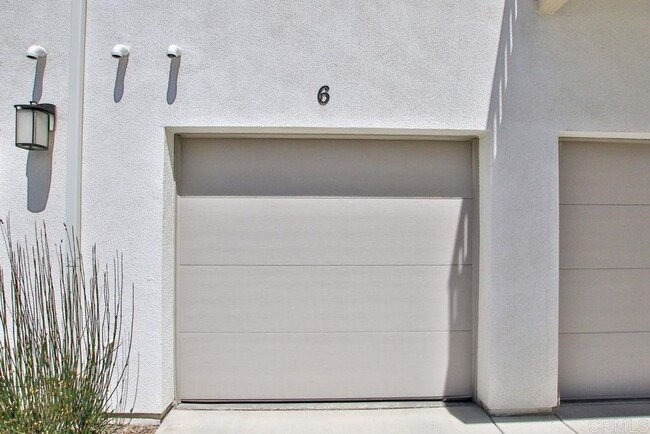 Building Photo - Newer 3 Bedroom Townhouse Near Otay Ranch ...