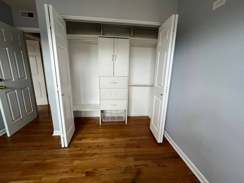Bedroom 3 Closet - 6816 N Ridge Blvd