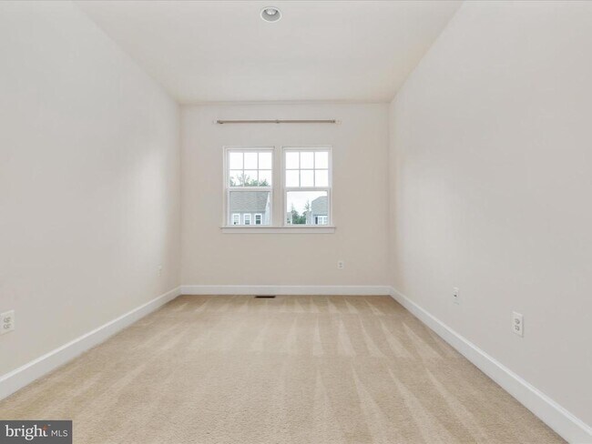 Building Photo - 6684 Muir Dr