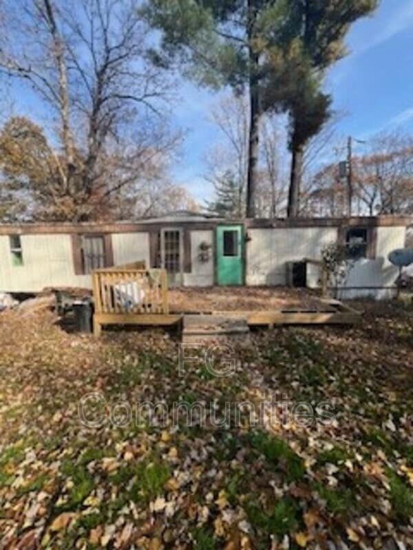 Primary Photo - 15 Tradewind Dr