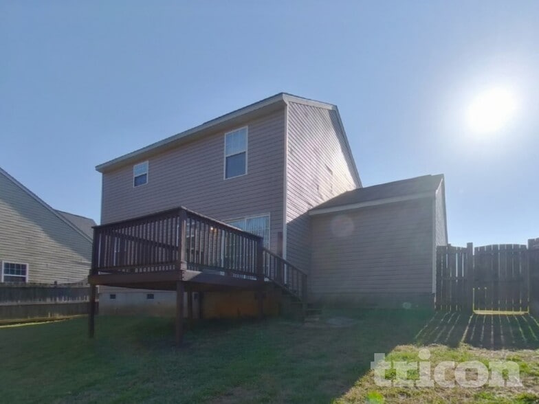 Building Photo - 175 Cascade Dr