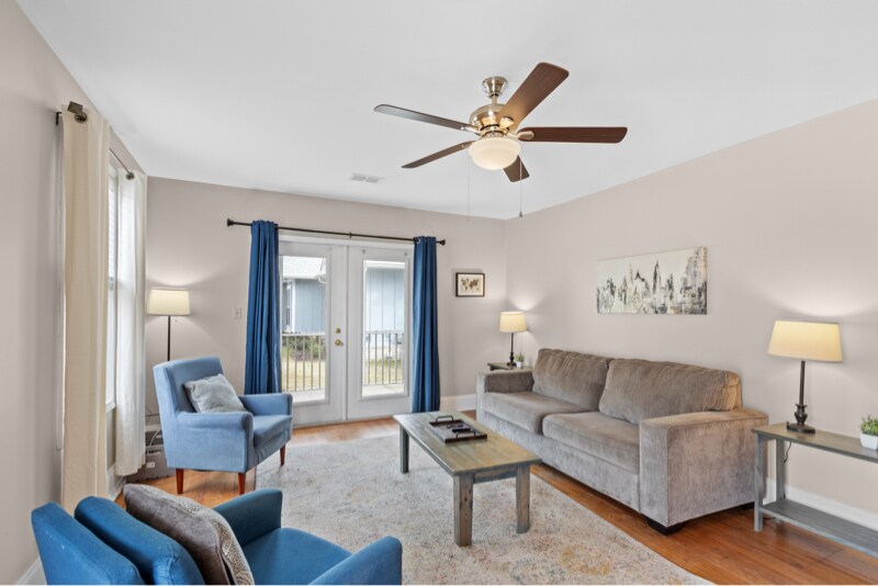 Building Photo - 711 W Blount St