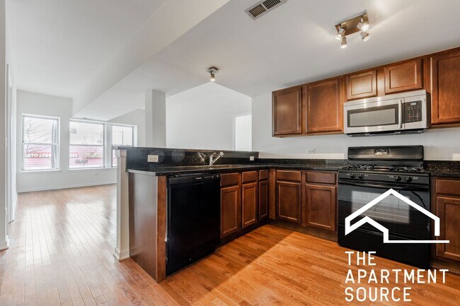 Building Photo - Stunning 2BR/2BA Rehab - Close to Blue Line 90/94!