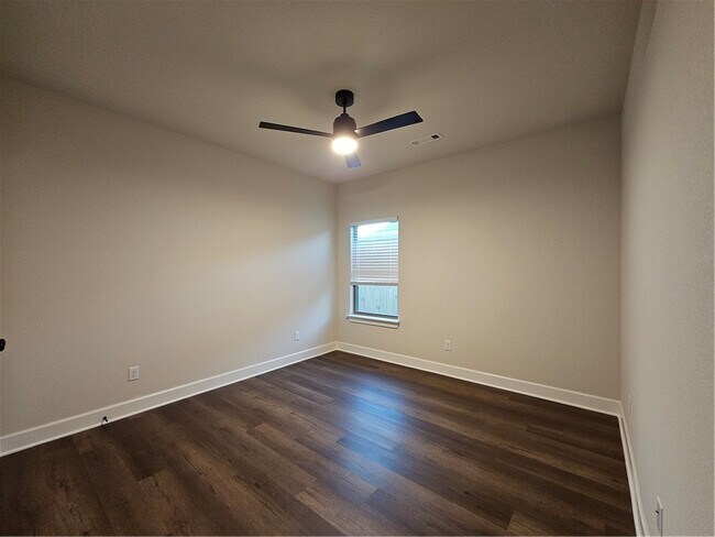 Building Photo - 1450 Sessile Oak Wy