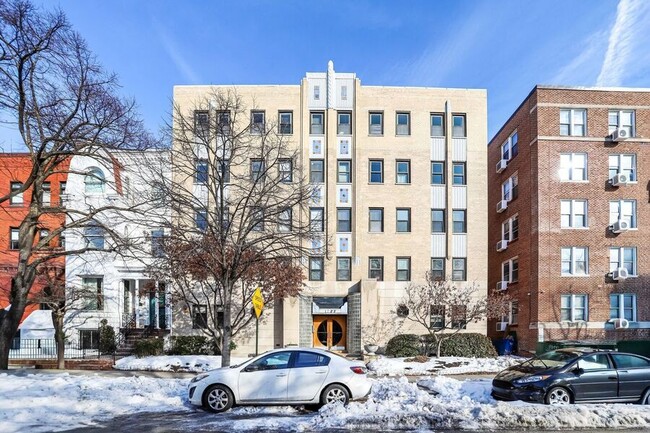 Building Photo - 1727 R St NW