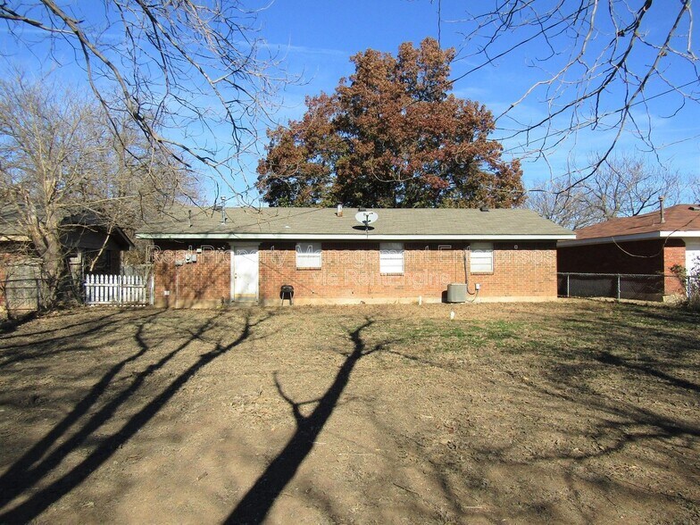 Building Photo - 1214 Beaumont St