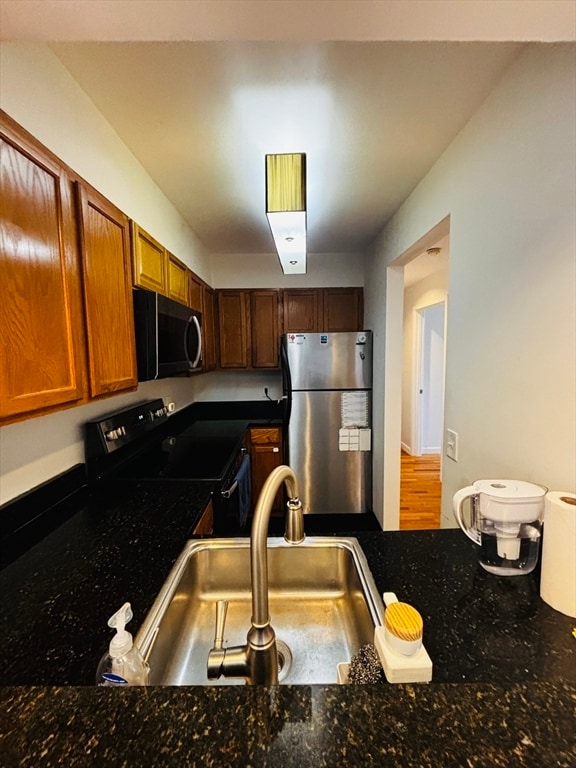 Building Photo - 60 Gibson St