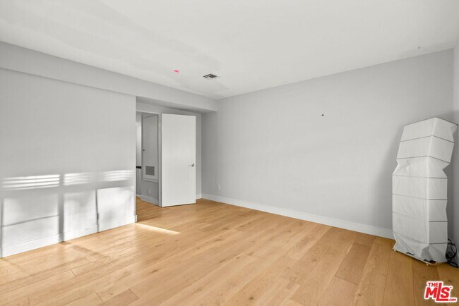 Building Photo - 4771 La Villa Marina