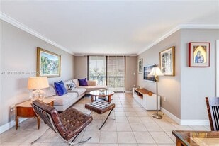 Building Photo - 2333 Brickell Ave