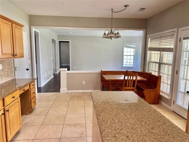 Building Photo - 230 Albrighton Ct