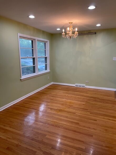 Building Photo - 634 Lawler Ave