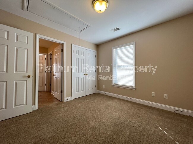 Building Photo - 1460 White Flowers Ln