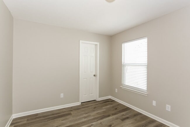 Building Photo - 8024 Bach Dr