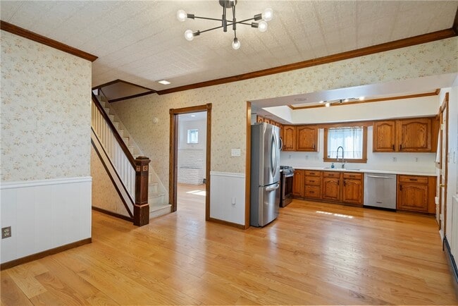 Building Photo - 6026 Sawyer St