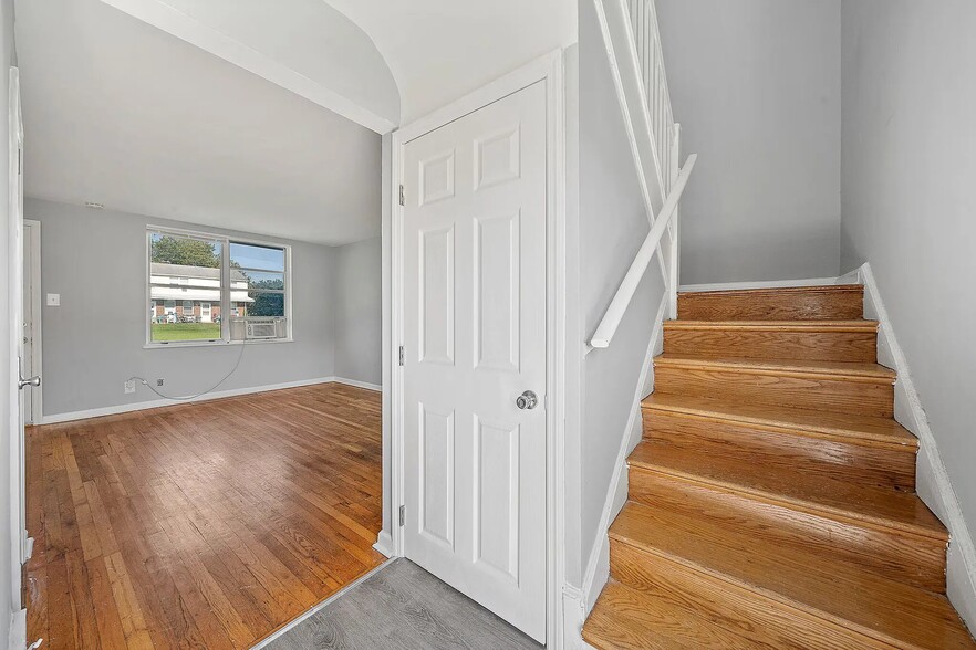 Building Photo - 114 Wayne Rd