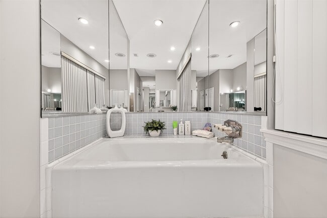 Building Photo - 3 River Hollow Ln