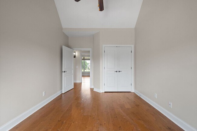 Building Photo - Pet Friendly Four Bedroom off Exit 8!