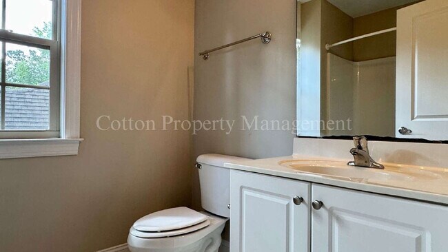 Building Photo - 8854 Plantation Landing Dr