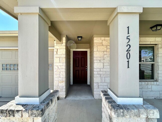 Building Photo - Charming 3-Bedroom Home with Open Layout & Covered Patio!