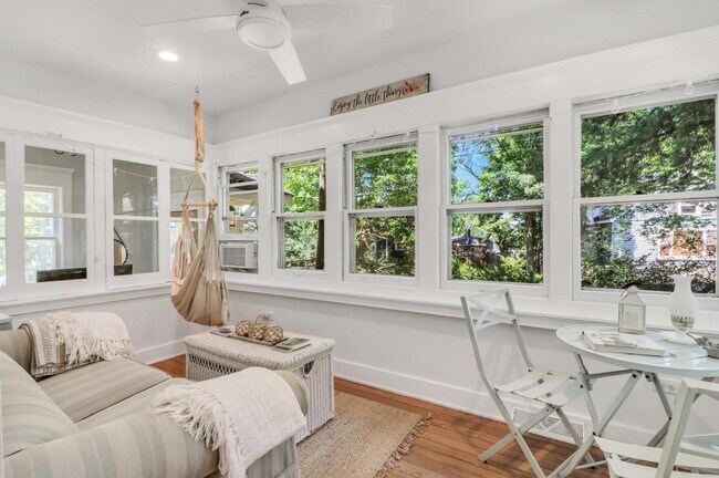 Building Photo - 543 Oakwood Trl