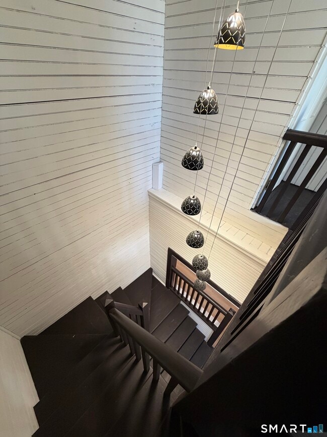 Building Photo - 473 Amity Rd