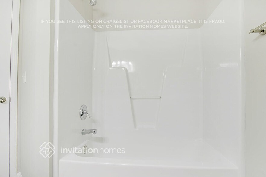 Building Photo - 201 Zircon Ln