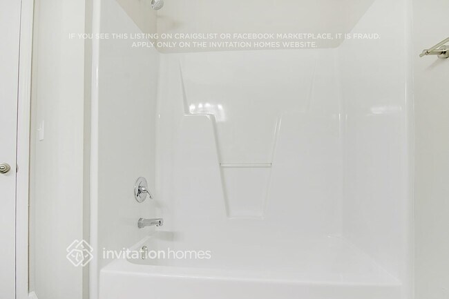 Building Photo - 201 Zircon Ln