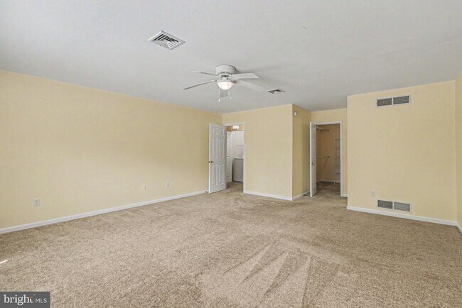 Building Photo - 645 Springhouse Ln