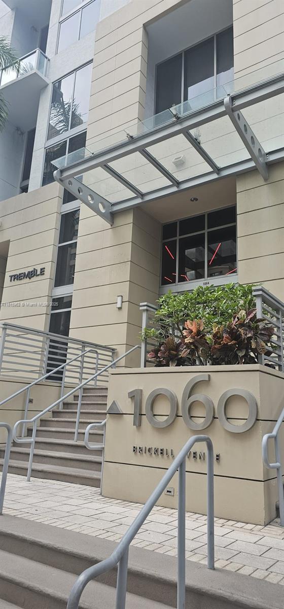 Primary Photo - 1060 Brickell Ave