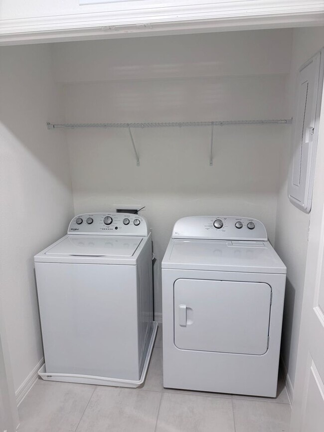 Building Photo - Brand New Townhome in The Sanctuary