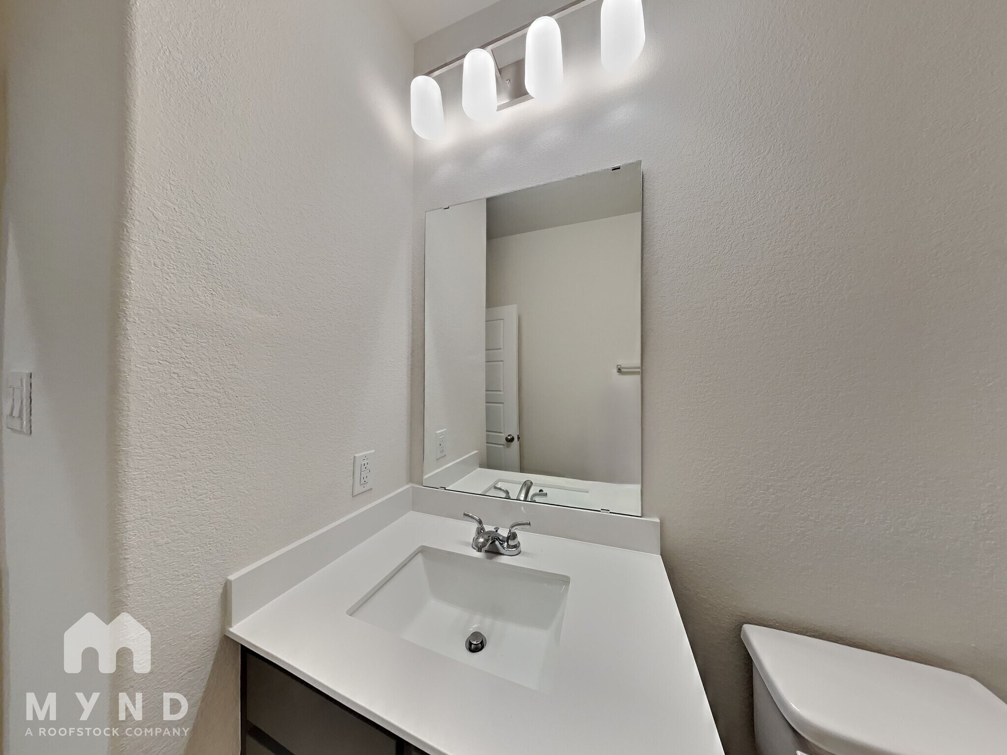 Building Photo - 3128 Cottontail Dr