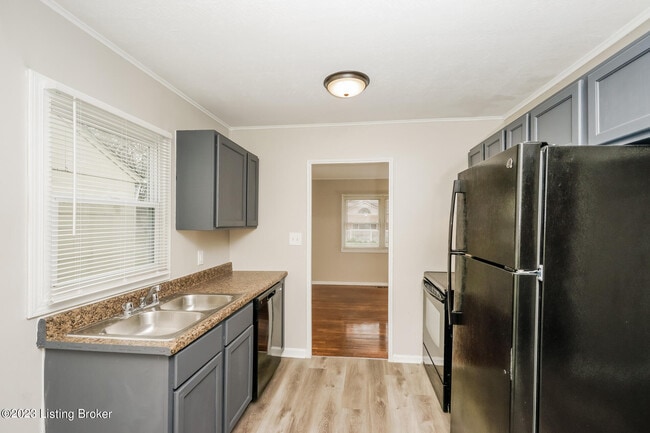 Building Photo - 315 N 36th St